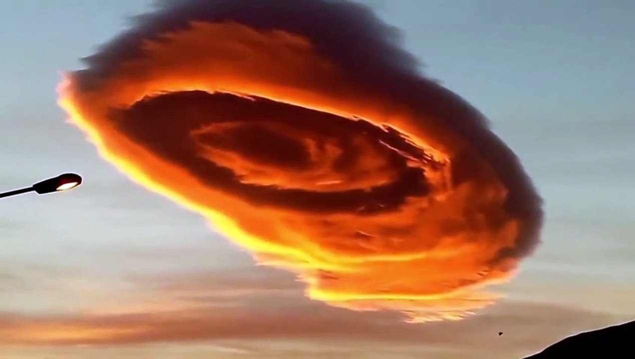 Altokumulus Lentikularis Clouds in Bursa, Turkey