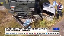 ¡Leñazo y medio! Camión militar parte en dos un pickup en carretera a Olancho