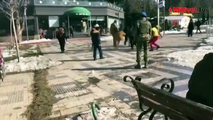 Mehmetçik, Malatya'da depremzede çocuklarla futbol oynadı