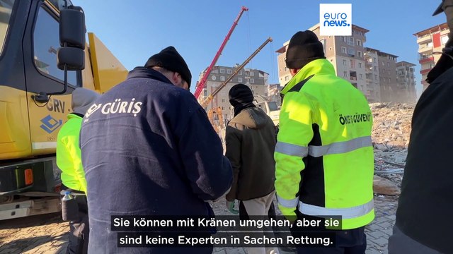 Euronews-Reporterin im Erdbebengebiet in der Türkei