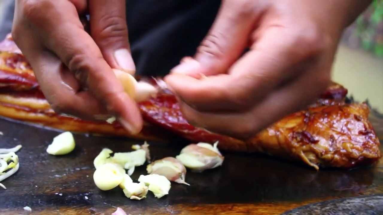 Cooking Pork Meat Noodle give yourself a heat so great - Pig eating delicious Braised Pork belly