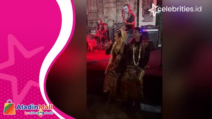 Viral Pasangan Pengantin Undang Band Metal untuk Resepsi Pernikahan