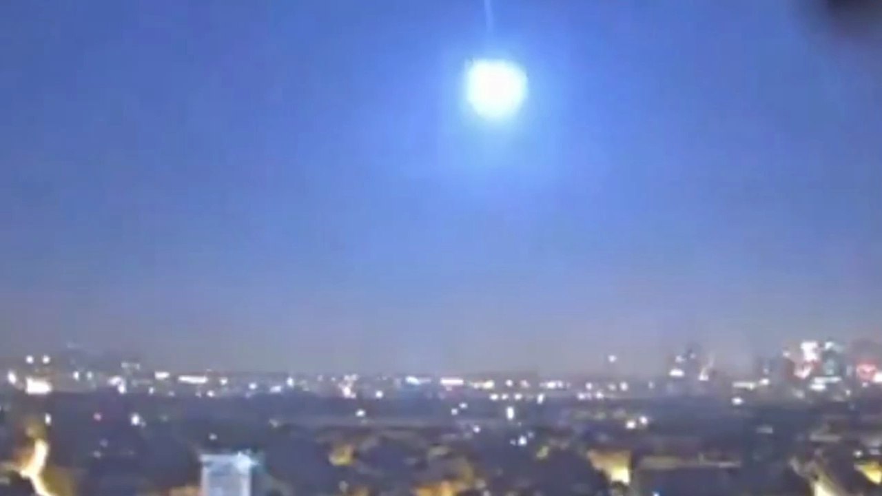Meteorite Fall Recorded in Northern France. It was 1 meter in diameter!