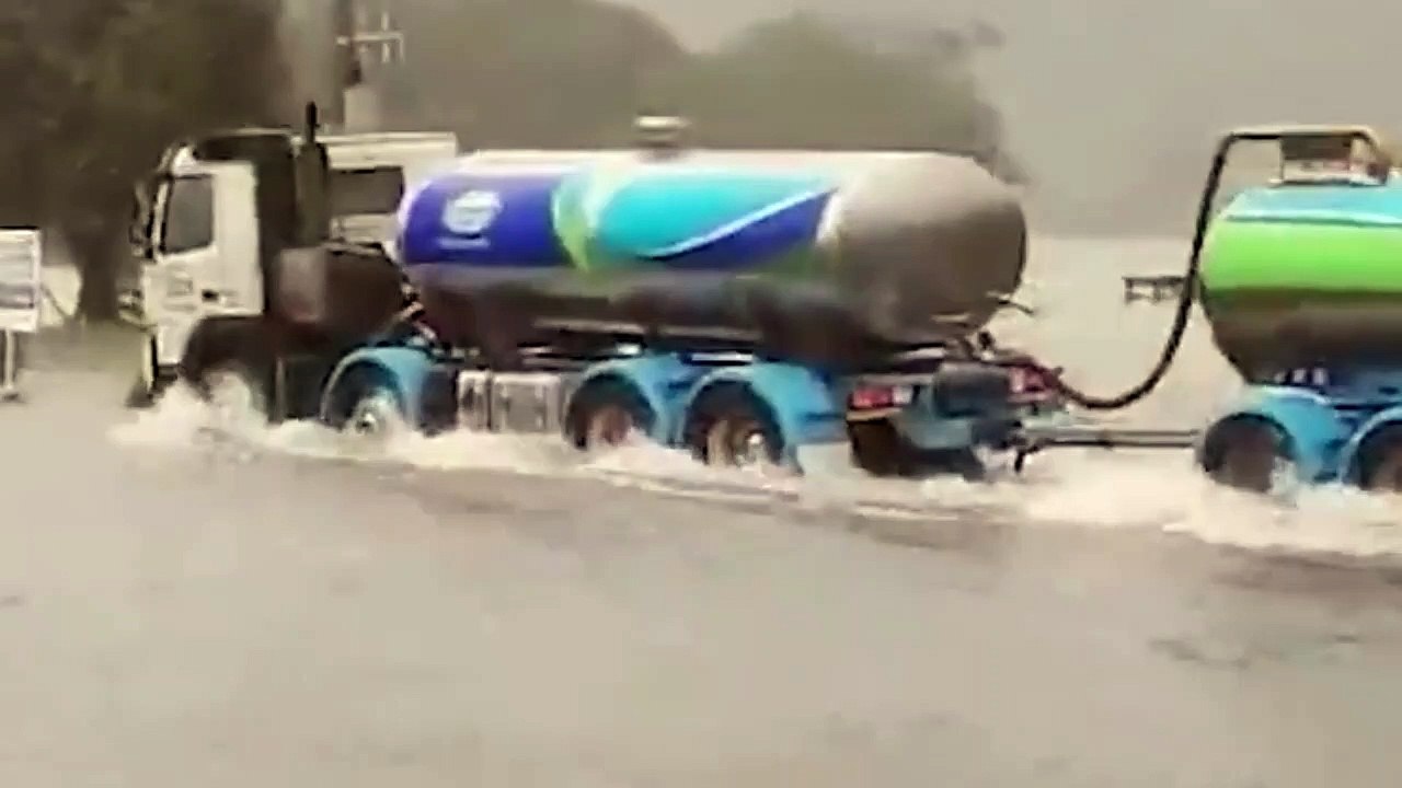 New Zealand turns into an Ocean! Cyclone Gabrielle and Flooding hit biggest city in NZ