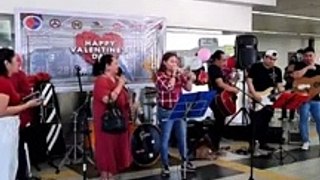WATCH: LRTA Band serenades LRT-2 passengers in celebration of Valentine’s Day.