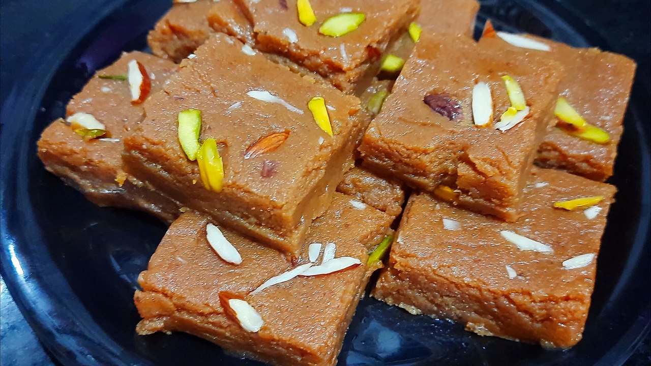 ತುಂಬಾ ರುಚಿಕರವಾದ ಮುಂಬೈನ ಫೇಮಸ್ ಬರ್ಫಿ ಅಫ್ಲಾಟೂನ್  | Mumbai's famous burfi Aflatoon
