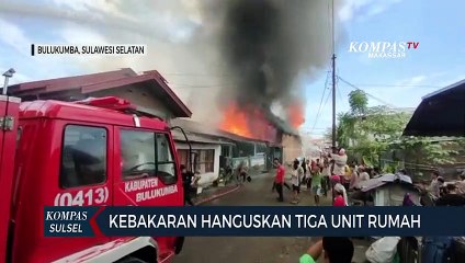 Kebakaran Hanguskan Rumah Di Kawasan Padat Penduduk