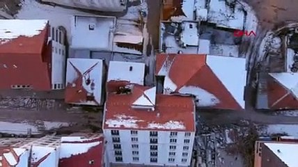 Yer Adıyaman: Temeli topraktan ayrılıp devrildi ama camı bile çatlamadı