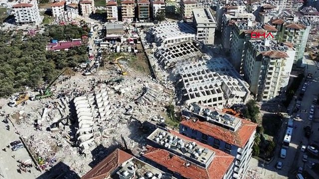 Cennetten köşe böyle cehennem olmuş: Çatlak var dedim, bana güldüler