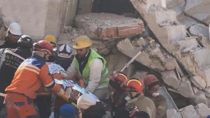 Son Dakika! Depremin 201. saatinde 26 yaşındaki Mine Akgül enkazdan sağ olarak kurtarıldı