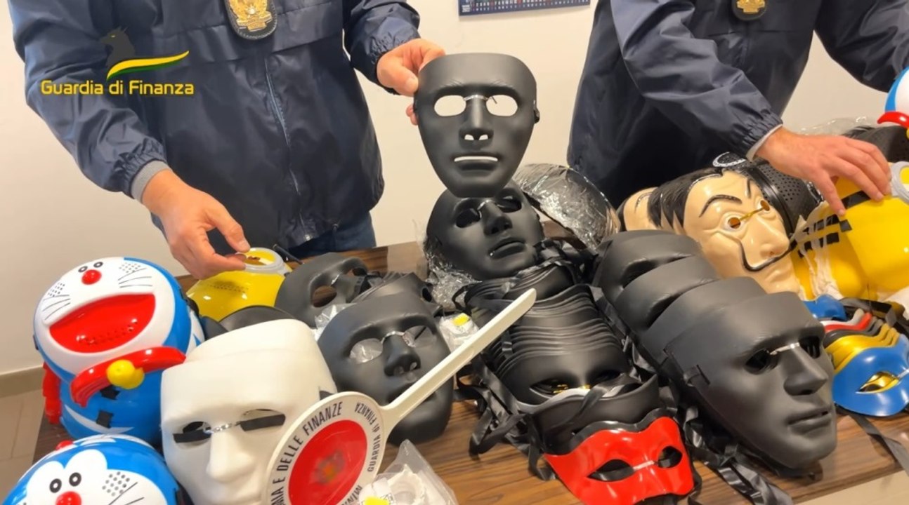 "Stop Fake" a Carnevale, sequestrate oltre 400mila maschere cinesi tra Napoli e Pescara (14.02.23)