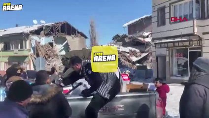 Mehmet Topal, memleketi Malatya'da yardım çalışmalarına destek oldu