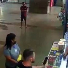 Idoso reage à assalto e corre atrás de suspeito em Brasília
