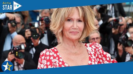 "On ne se rend pas compte" : Clémentine Célarié évoque son image dans les médias au début de sa carr