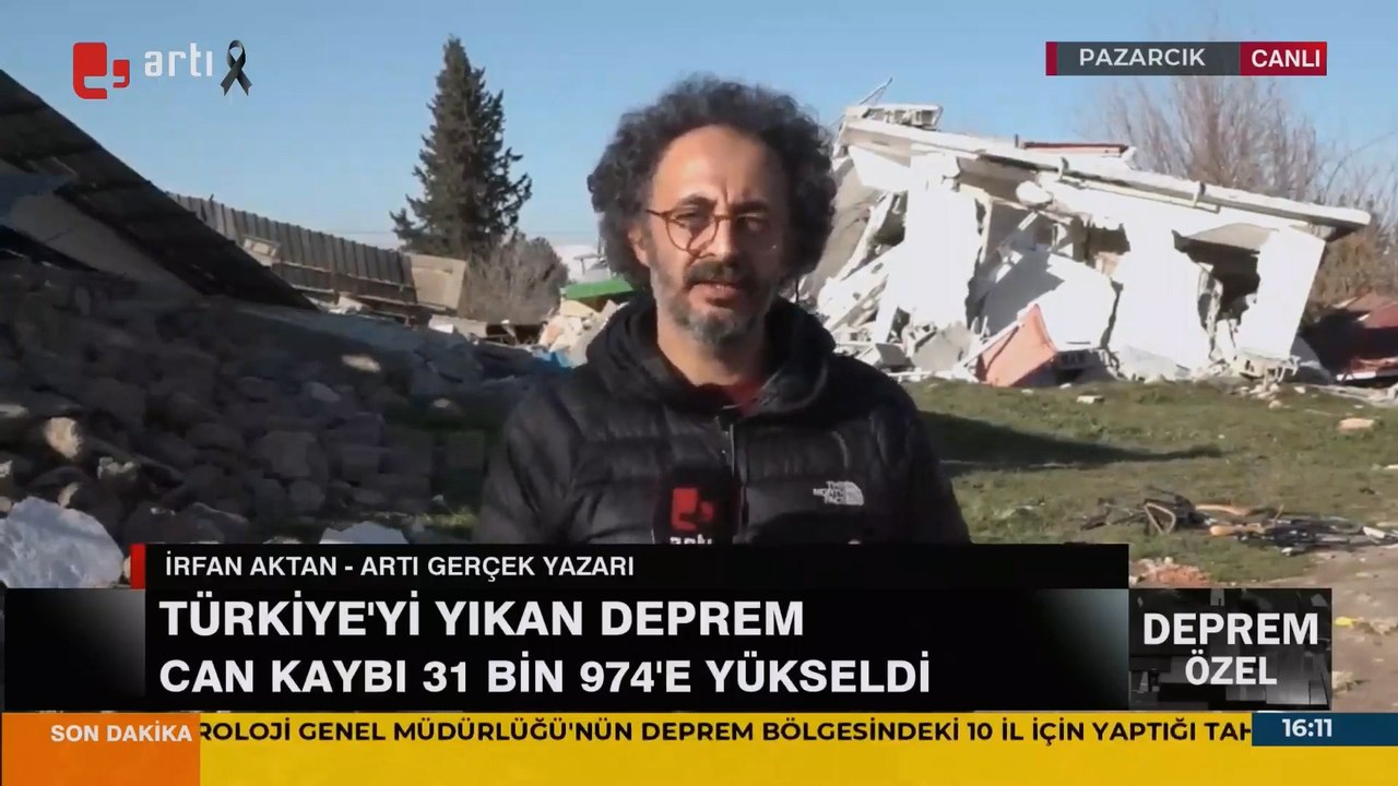 Köylüler enkazı kendi imkanları ile kaldırıyorlar