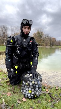 Ces trois amis ont fondé une société de ramassage de balles de golf