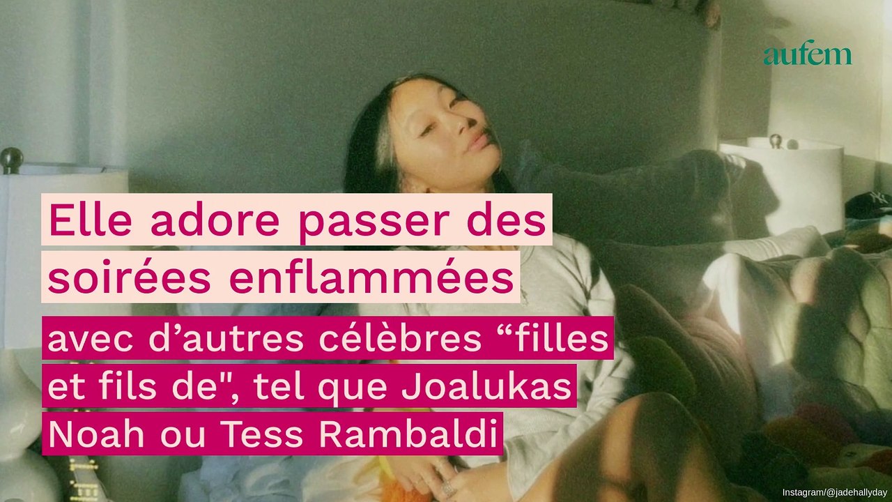 Jade Hallyday sublime en mini-robe dorée, la fille de Laeticia s'éclate avec un "fils de" célèbre