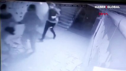 Tüyler ürperten anlar! Depremde çatlayan duvarlar arasından kaçış kamerada