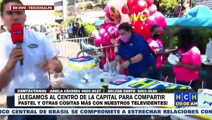 ¡En el Centro de la Capital! HCH celebra el "Amor y La Amistad" compartiendo un delicioso pedazo de pastel