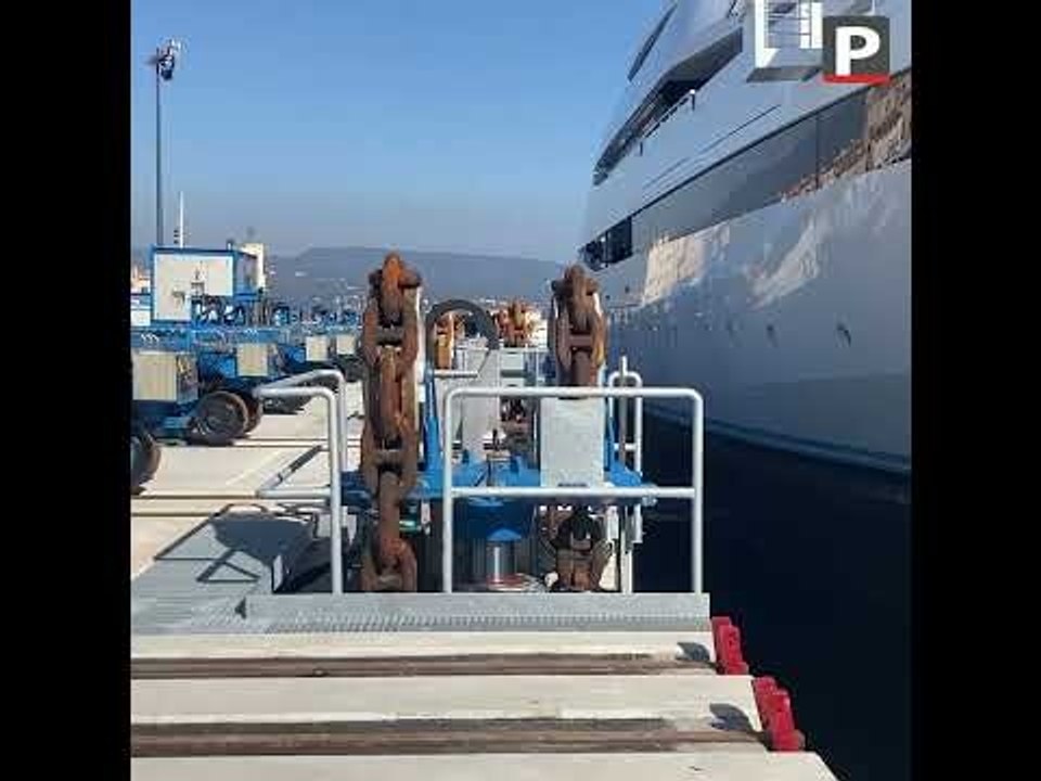 La Ciotat: le yacht russe a été mis à sec sur les chantiers navals