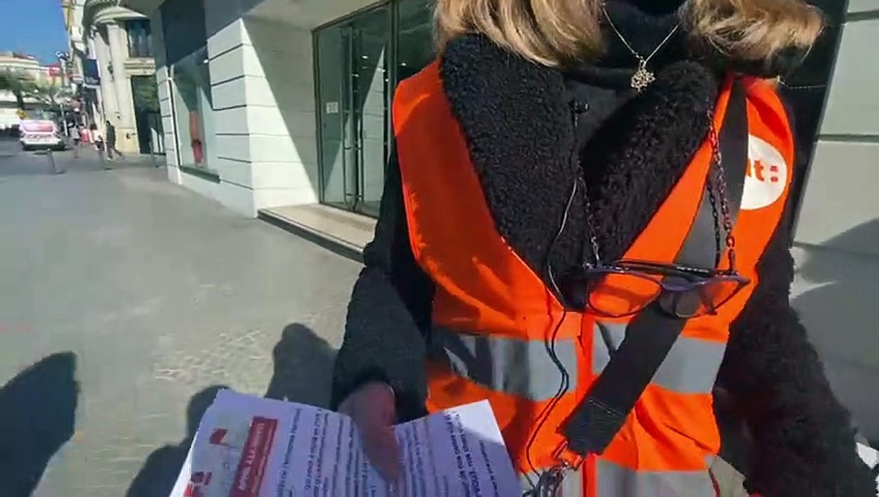 Opération débrayage et tractage pour des employés des Galeries Lafayette de Cannes