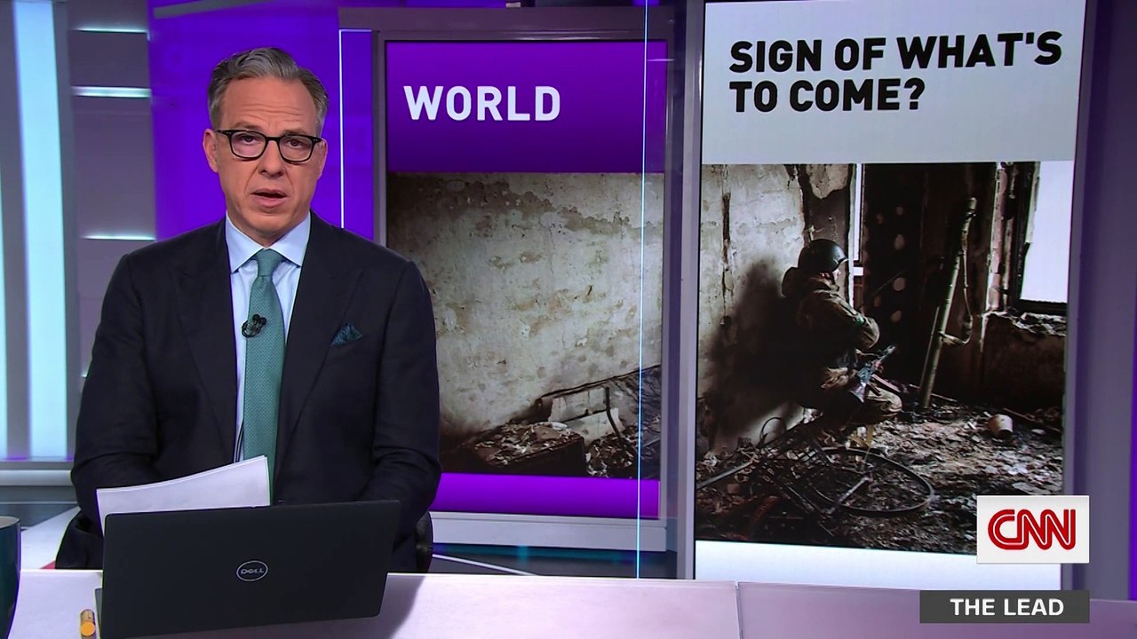 Video appears to show Ukrainian soldiers taking Russian prisoners