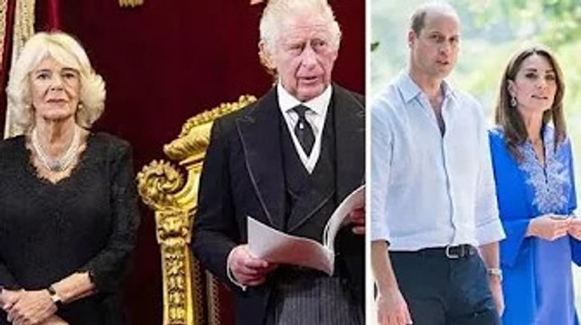La famiglia reale sta sputando piume sulle affermazioni del libro di memorie di Harry con tutti a