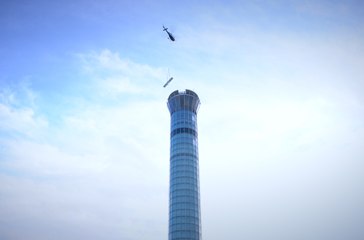 Installation d’un radar Sol de nouvelle génération au-dessus de la Tour Nord de contrôle aérien à Paris-CDG