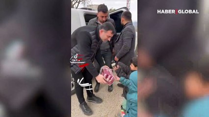 Deprem bölgesinde kaydedildi, milyonlarca kez izlendi... Küçük çocuktan örnek davranış