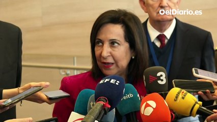 Margarita Robles dice que los tanques tienen "finalidad defensiva" y que España carece de los cazas que pide Ucrania