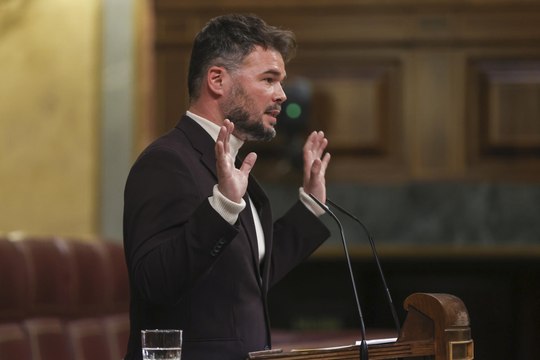 Gabriel Rufián deja sin palabras a Javier Ortega Smith: Le están buscando en Gibraltar por una 'frikada' importante