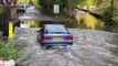 Traverser les inondations en voiture... mauvaise idée