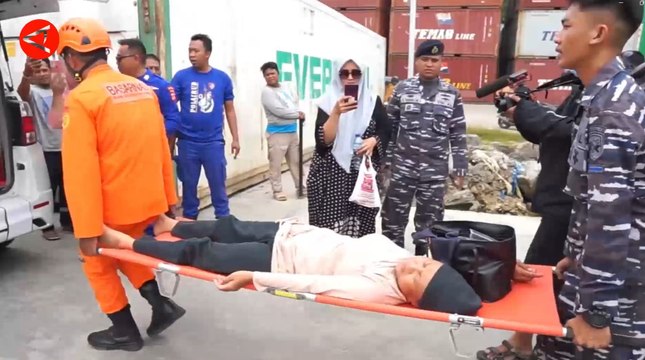 Detik-detik evakuasi penumpang kapal Express Priscillia di Gorontalo