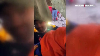 Adıyaman'da mucize! 12 yaşındaki Berat Yücel, 207 saat sonra çıkarıldı