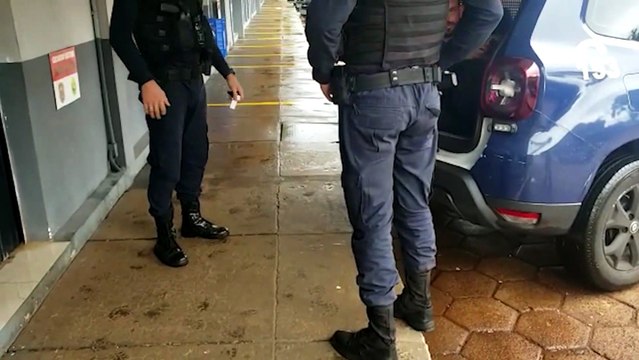 Homem é detido após tentar furtar desodorantes em supermercado