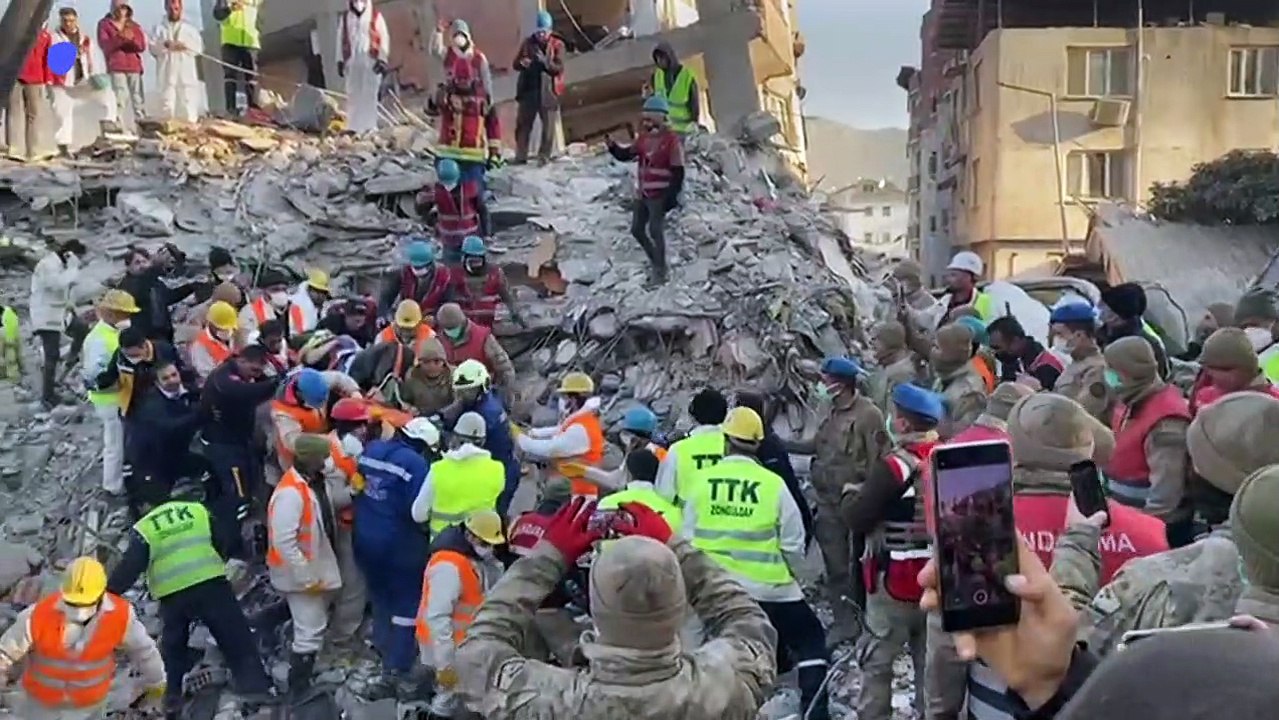 Türkei: Mann lebend aus Trümmern gerettet – nach acht Tagen