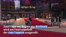 Berlinale: Roter Teppich vor dem Festivalpalast ausgerollt