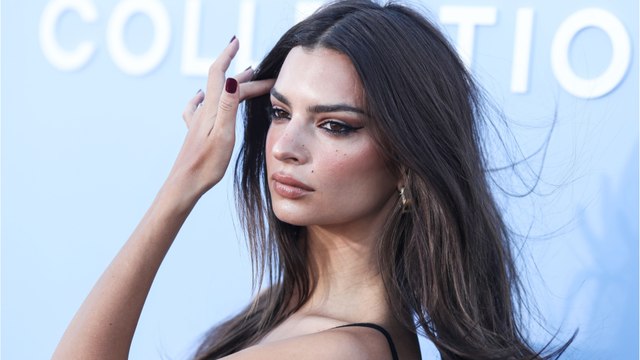 Voici - Emily Ratajkowski en couple : elle officialise sa relation en posant nue avec Eric André