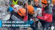 Rescatan a perrito de morir atrapado entre los escombros tras sismo en Turquía