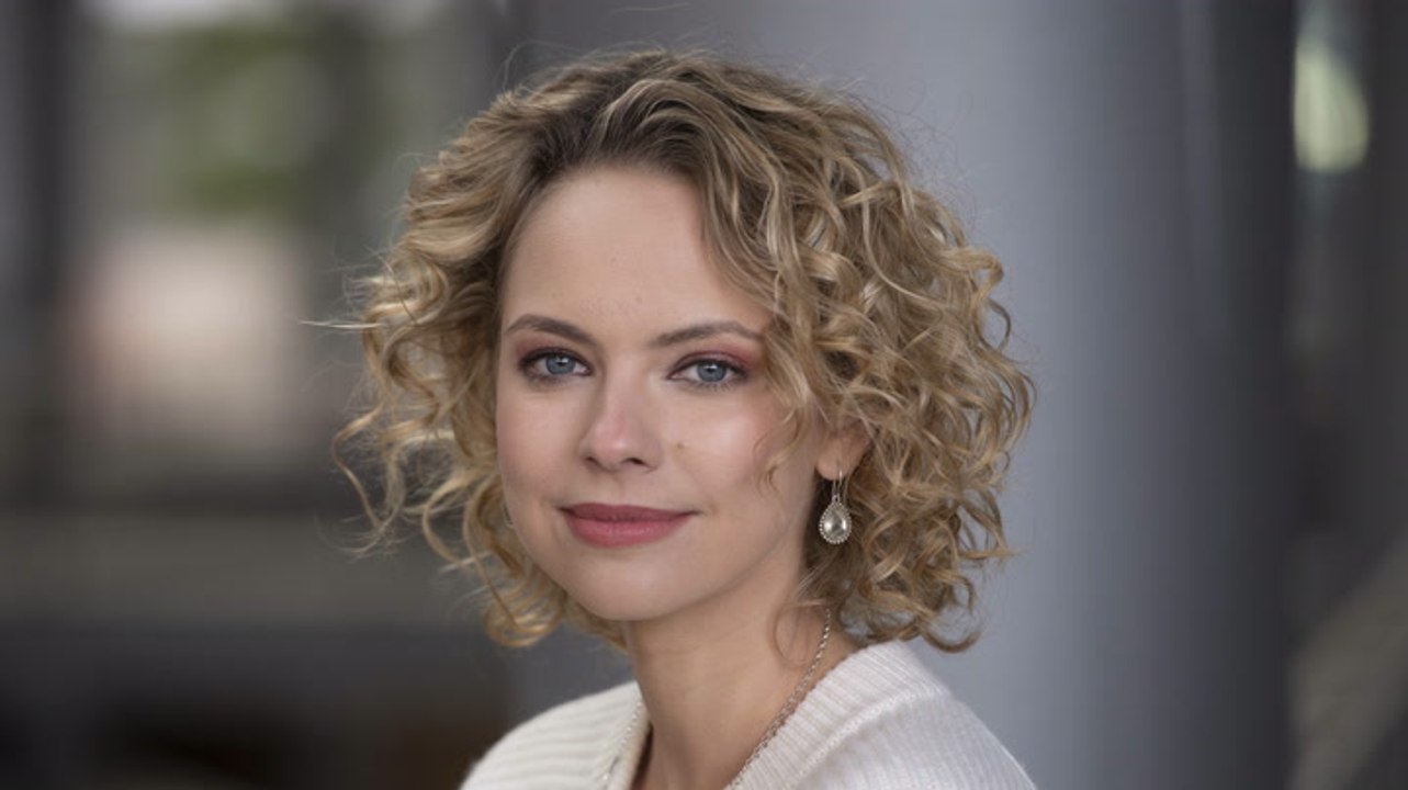 „WaPo Elbe“-Barbara Prakopenka: Darum kommt euch die Polizistin bekannt vor