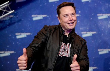 Elon Musk: 'I’m buying Manchester United'