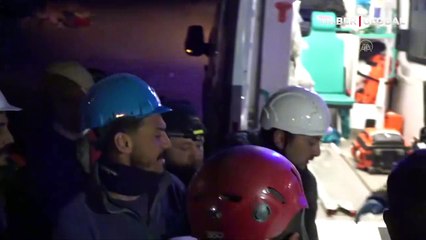 Adıyaman'da bir mucize daha: 77 yaşındaki Fatma Güngör, 212. saatte kurtarıldı