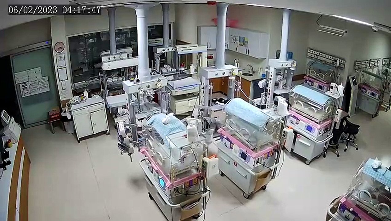 Unas enfermeras arriesgaron su vida en el terremoto de Turquía para salvar a los niños del hospital