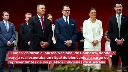 Minifan de la princesa Victoria le obsequia ramo de flores en Australia