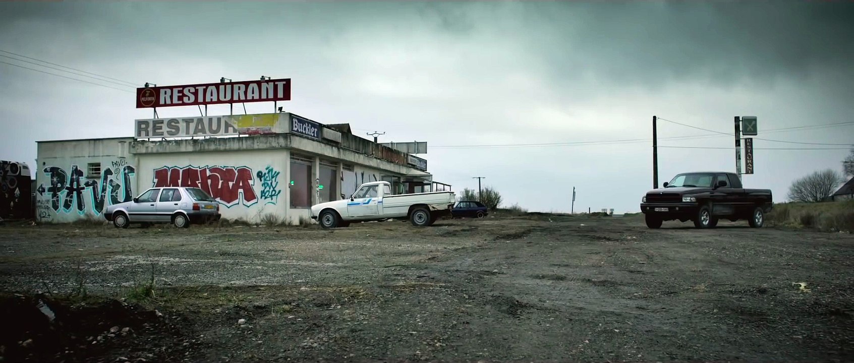 LES PREMIERS LES DERNIERS - Bande annonce - au cinéma le 27 janvier