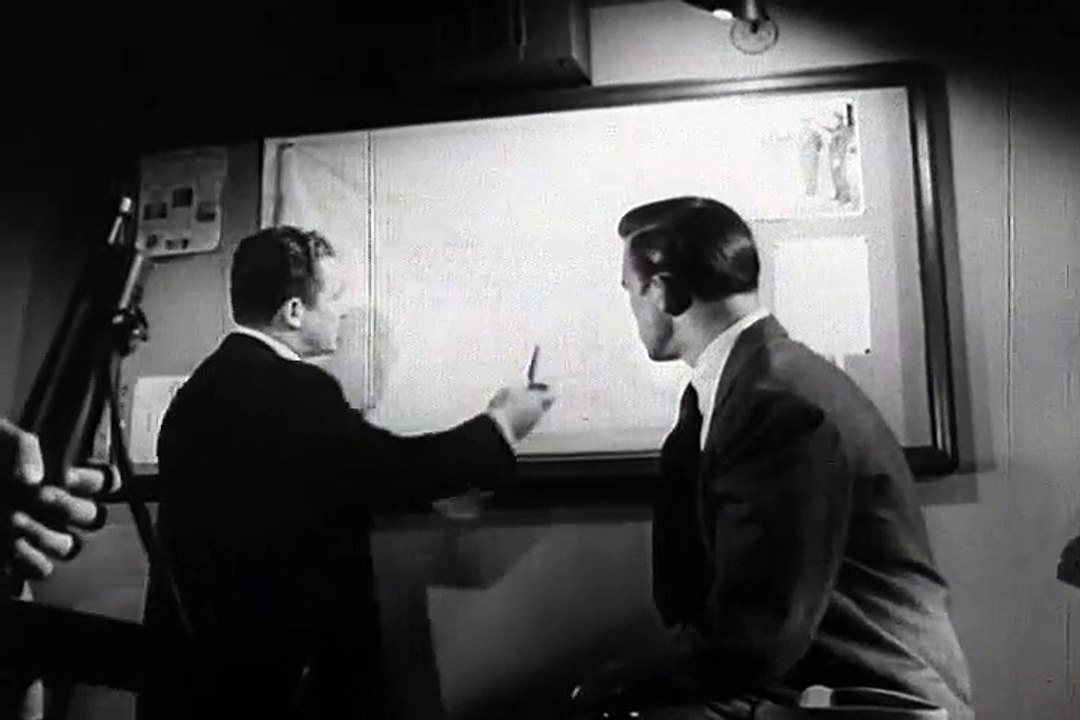 He Walked By Night (1948) - Full Movie   Richard Basehart, Scott Brady, Roy Roberts part 2 2