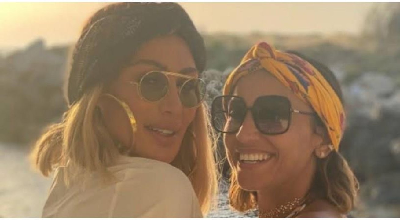 دينا الشربيني ترتدي نفس فستان مايا دياب في آخر جلسة تصوير لها