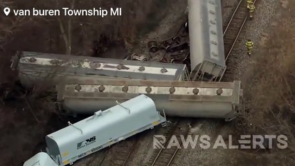 #Warning_Train derailment outside of Detroit