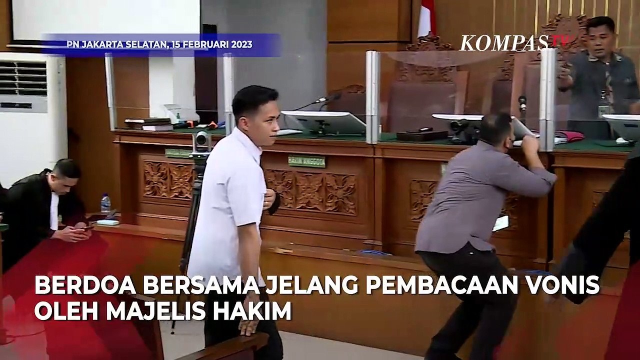 Momen Richard Eliezer dan Penasihat Hukum Berdoa Bersama Jelang Pembacaan Vonis Hakim