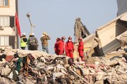 Deprem vefat sayısı kaç oldu? Depremde kaç ölü, kaç yaralı var? Depremde kaç kişi vefat etti? 10 ili vuran depremde kaç kişi hayatını kaybetti?